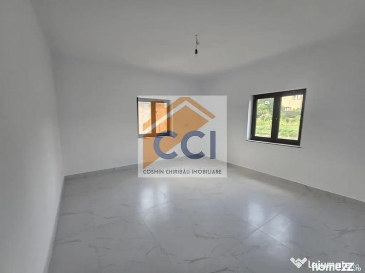Casă cu 3 camere cu Teren 590 Mp în Sărata