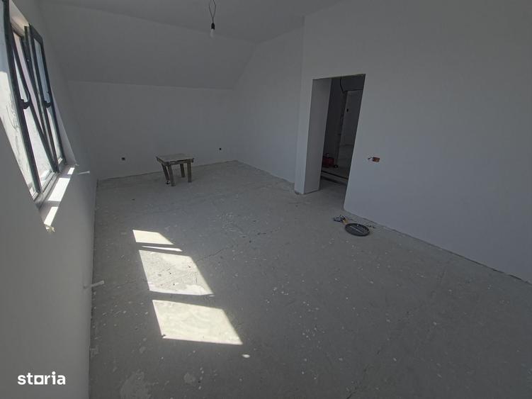 Casă cu 4 camere cu Teren 210 Mp în Valu lui Traian
