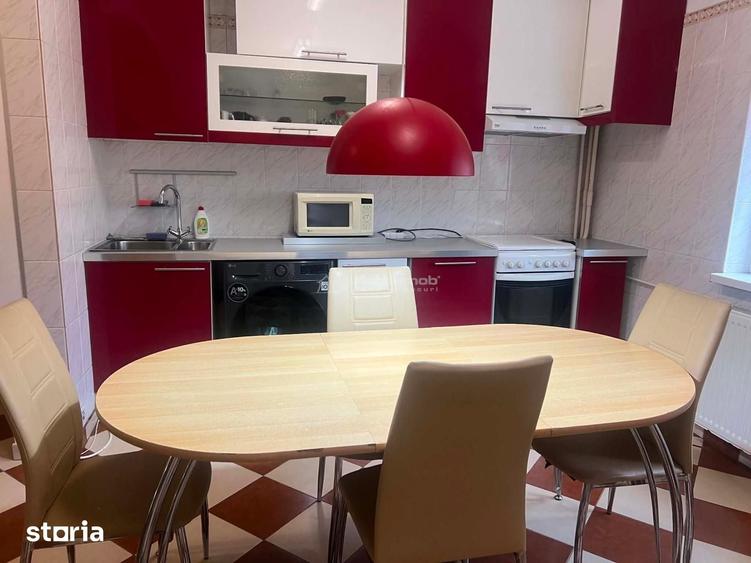Apartament cu 4 camere decomandat în Nerva Traian
