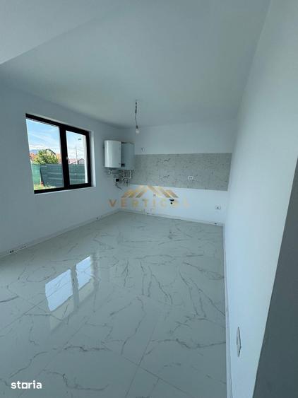 Casă cu 4 camere cu Teren 315 Mp în Vidra