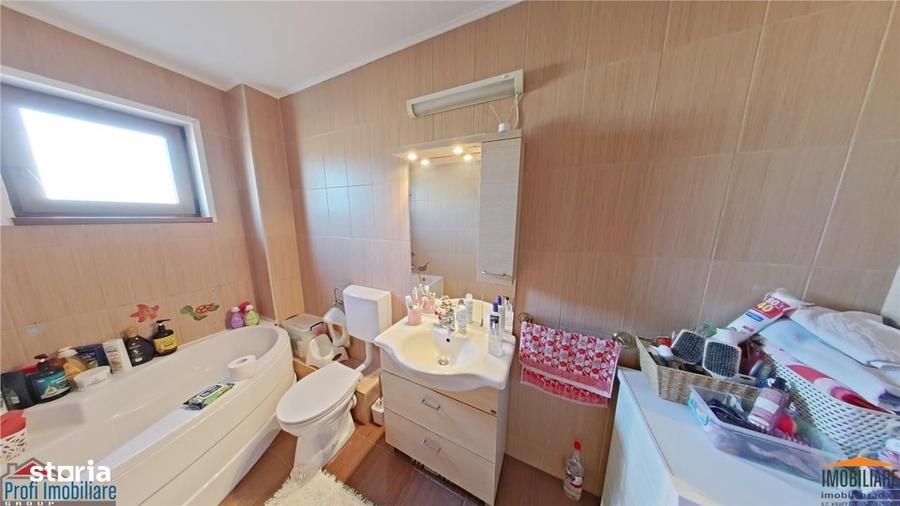 Casă cu 4 camere în Fântânele