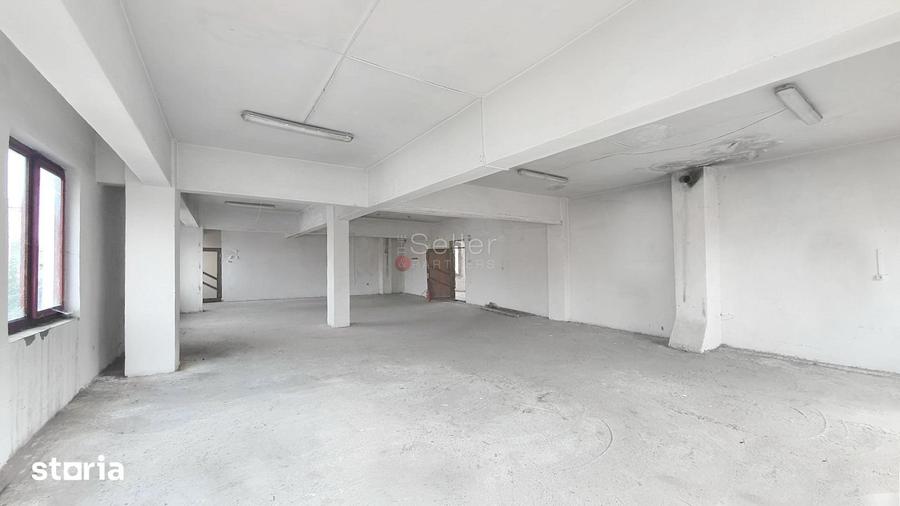 Spațiu comercial, de 1,600 mp, în Râșnov
