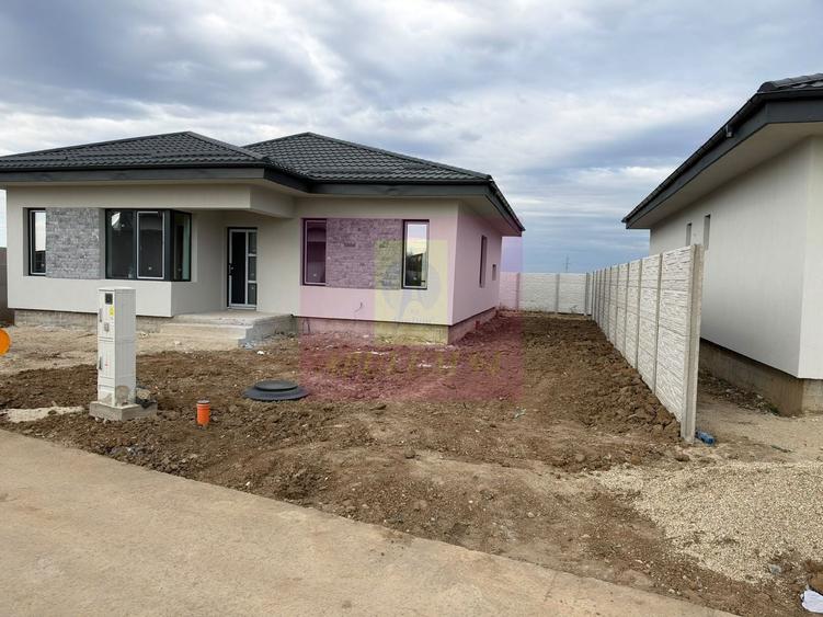 Casă noua 4 camere, apă, canalizare, gaze, asfalt, Dragomiresti Vale - 7