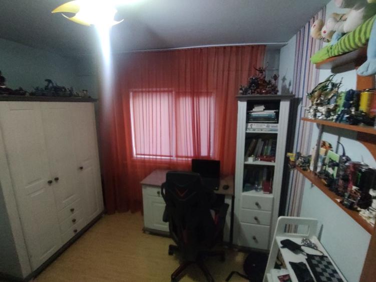 Apartament cu 3 camere decomandat în Prundu