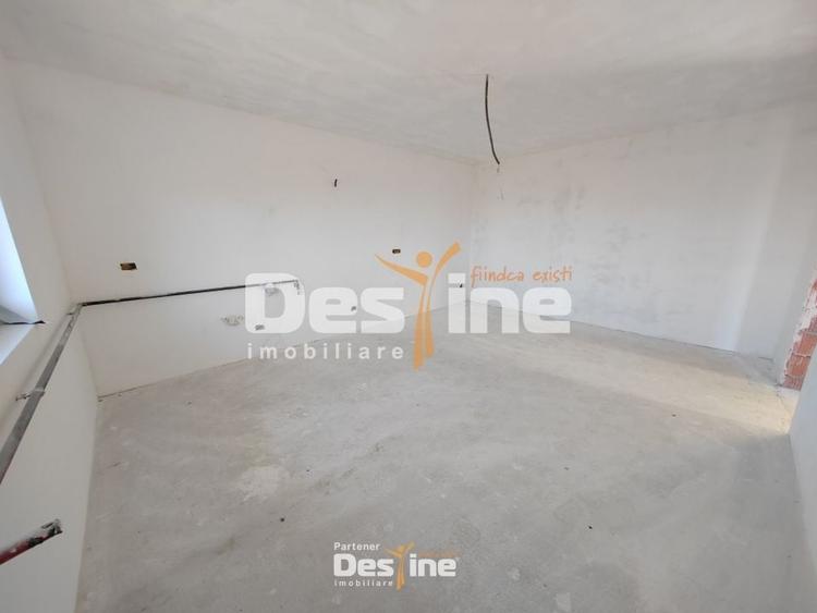 Casă individuală cu 4 camere cu Canalizare în Bârnova