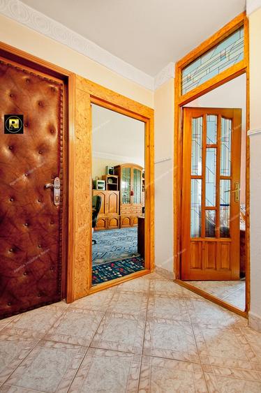 Apartament cu 3 camere decomandat în Siderurgiștilor