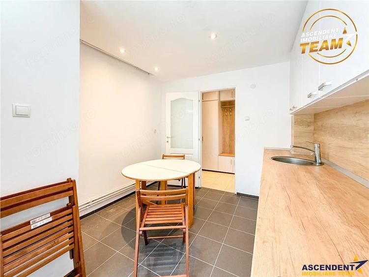 Apartament cu 3 camere decomandat în Lenin