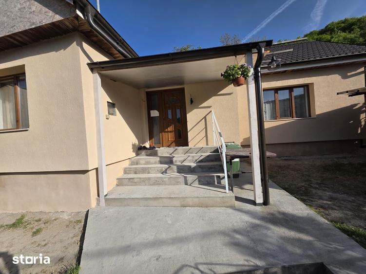 Casă cu 4 camere cu Teren 1021 Mp în Călugareni