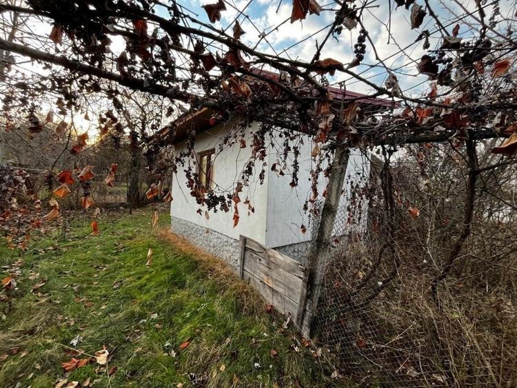 Casă individuală cu 1 camere cu Canalizare în Strâmba-Jiu