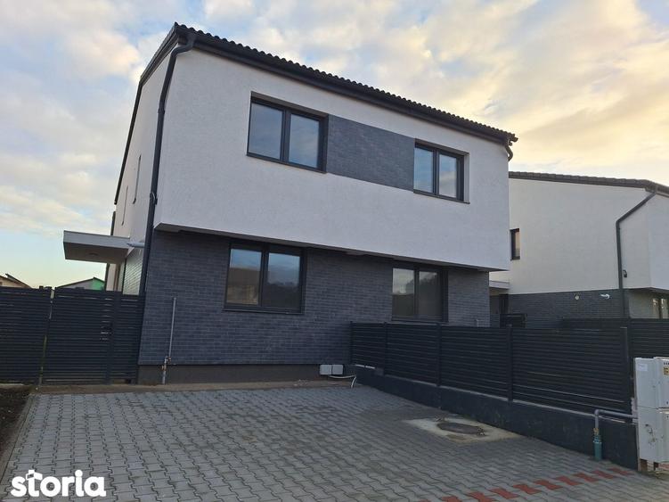 Casă cu 2 camere cu Teren 207 Mp în Sânpetru