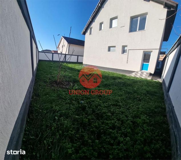 Casă cu 5 camere cu Teren 462 Mp în Lumina
