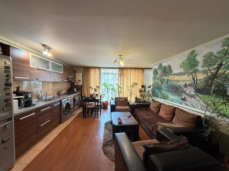 Apartament cu 3 camere semidecomandat, mobilat în Florești — fotografia 1