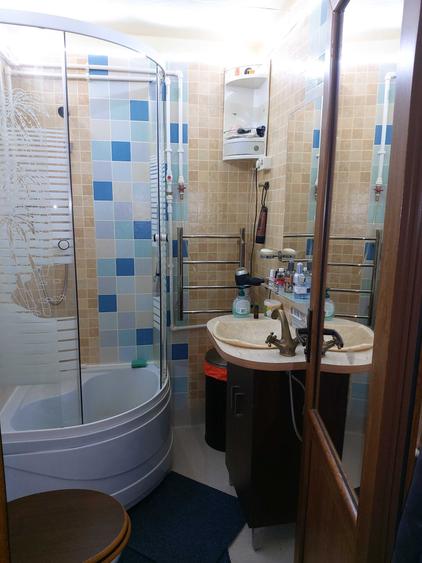 Casă cu 3 camere decomandat în Plai