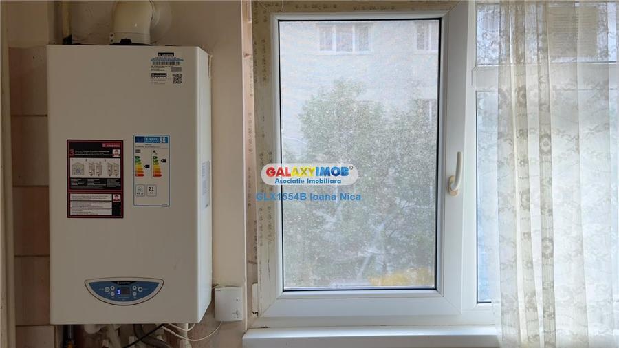 Apartament cu 3 camere decomandat, mobilat în Titan