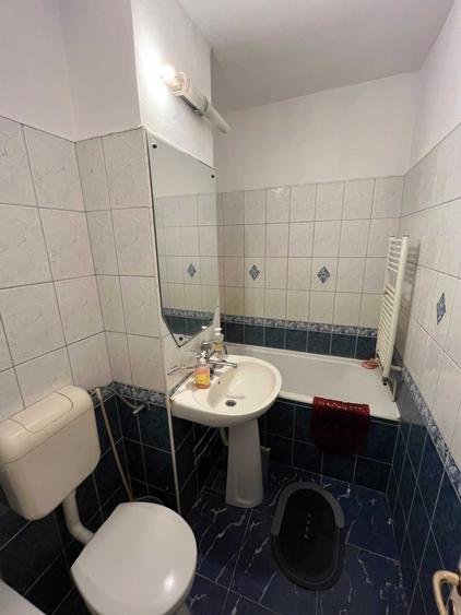 Apartament cu 4 camere decomandat, mobilat în Central