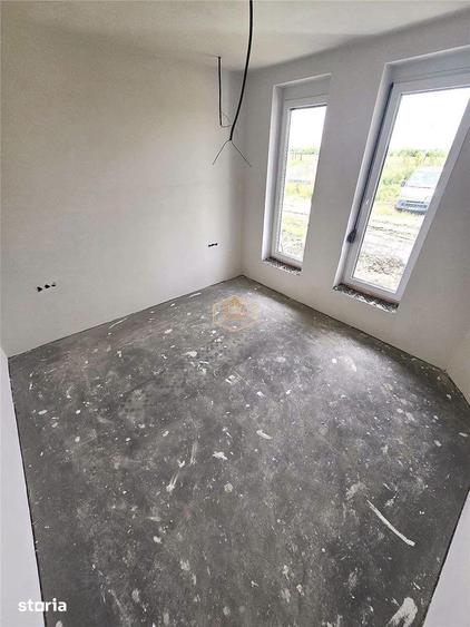 Casă cu 4 camere cu Teren 714 Mp în Burdea