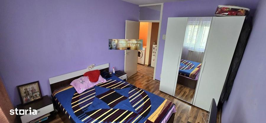 Apartament cu 3 camere decomandat în Casa de Cultură