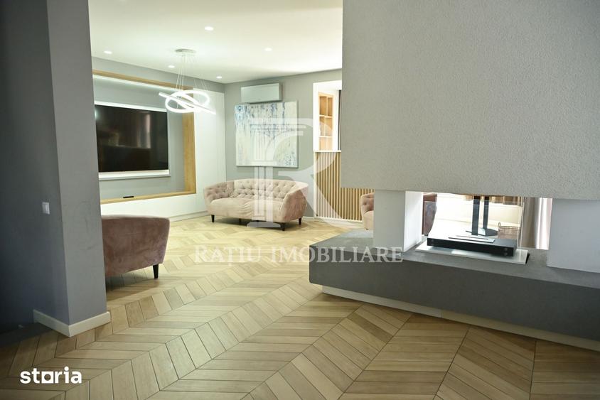 Casă cu 9 camere cu Teren 1720 Mp în Sânmartin