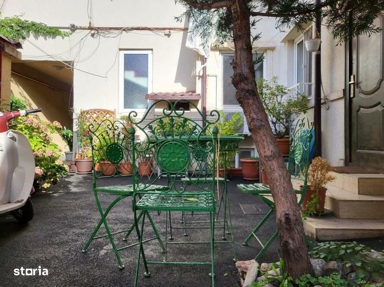 Casă cu 9 camere cu Teren 365 Mp în 13 Septembrie