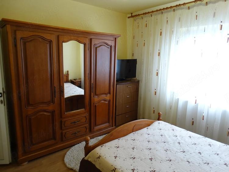 Apartament cu 2 camere decomandat în Micro 8