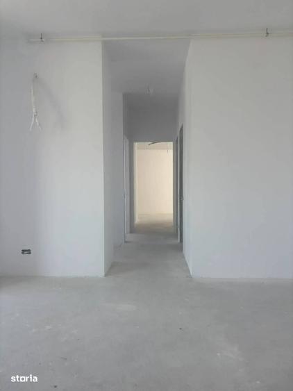 Apartament cu 3 camere în Decebal