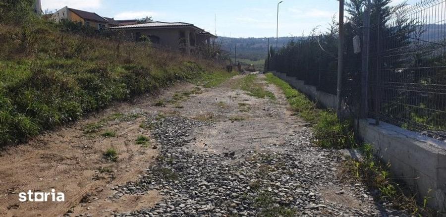 Teren de 1000 mp, în Borhanci