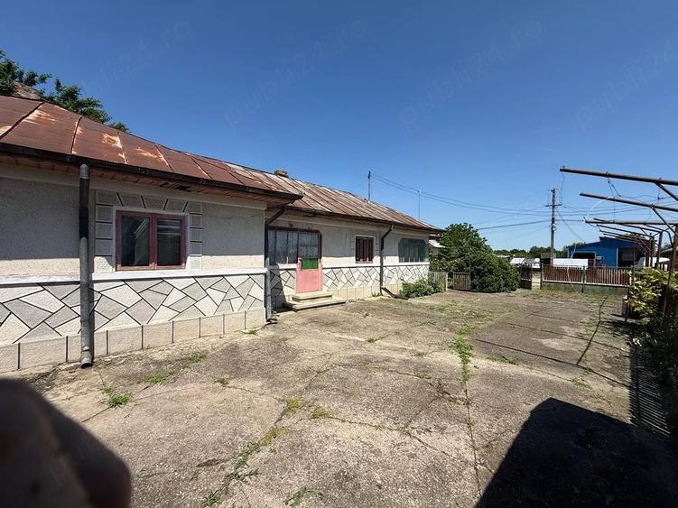 Casă cu Teren 1097 Mp în Pietroșani