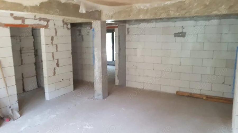 Spațiu comercial, de 800 mp, în Central