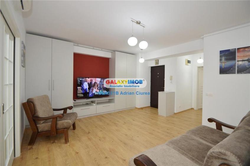 Apartament cu 3 camere semidecomandat, mobilat în Ștefan cel Mare