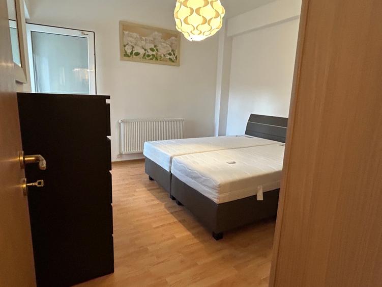 Apartament cu 3 camere în Torontalului