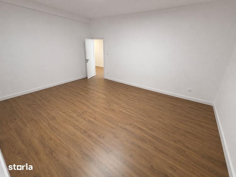 Casă cu 6 camere cu Teren 200 Mp în Tunari