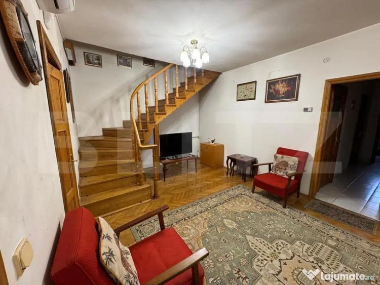 Casă cu 5 camere cu Teren 163 Mp în Siloz