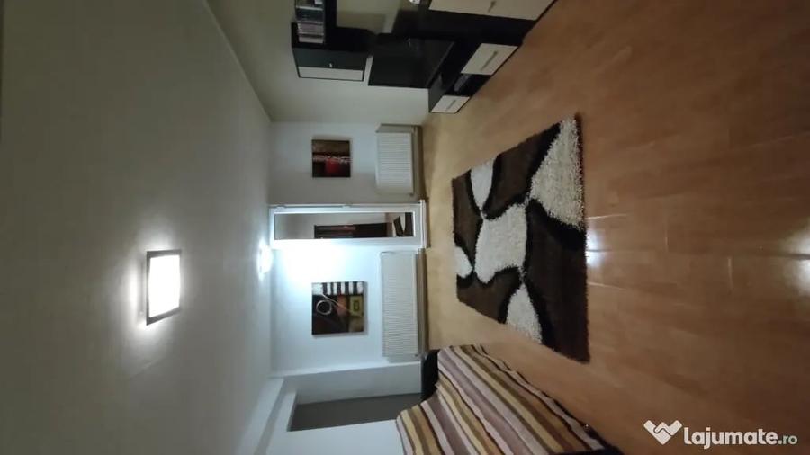 Apartament cu 3 camere decomandat în Cogealac