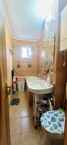 Apartament cu 3 camere semidecomandat în Nord