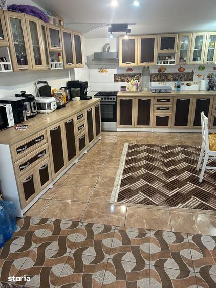 Casa cu 4 camere, curte ?i acces asfaltat - 11