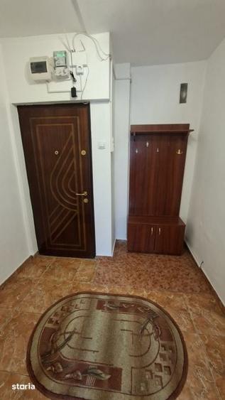 Apartament cu 2 camere semidecomandat în Craiovei