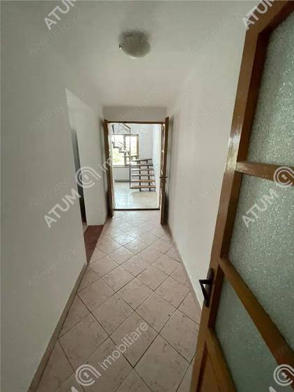 Casă cu 5 camere cu Teren 483 Mp în Trei Stejari