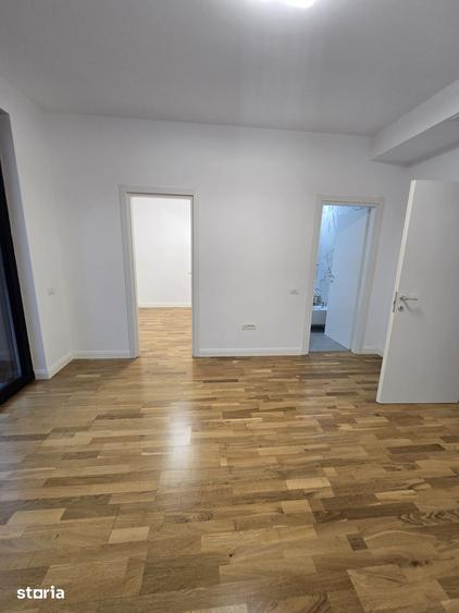Casă cu 5 camere cu Teren 200 Mp în Central