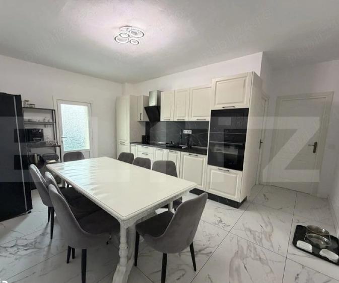 Apartament cu 3 camere decomandat în Crișeni