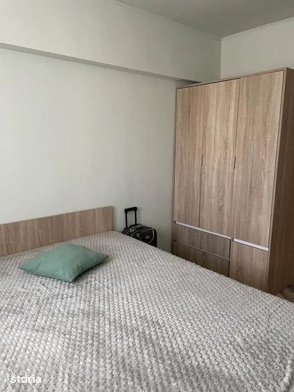 Apartament cu 3 camere decomandat, mobilat în Lacul Tei