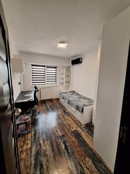 Apartament cu 3 camere semidecomandat, mobilat în Dacia