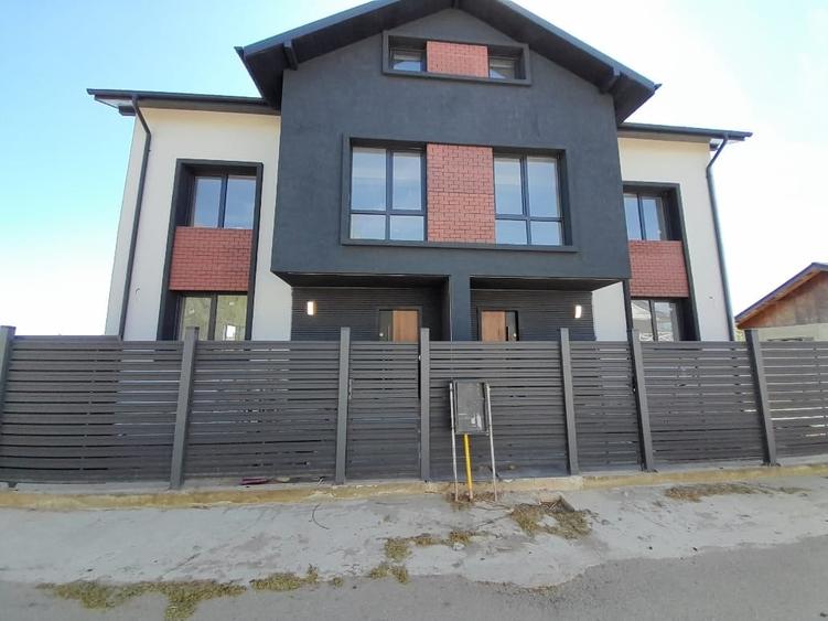 Duplex cu 5 camere cu Teren 200 Mp în Balotești