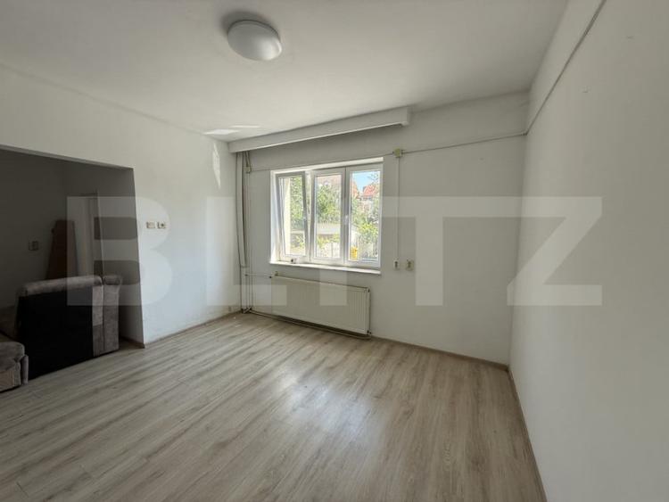 Casă cu 5 camere cu Teren 539 Mp în Central