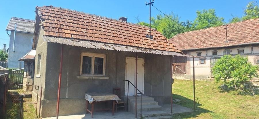 Casă cu 4 camere în Turbuța
