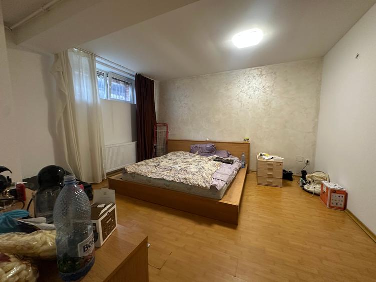 Garsonieră, mobilată în Regie