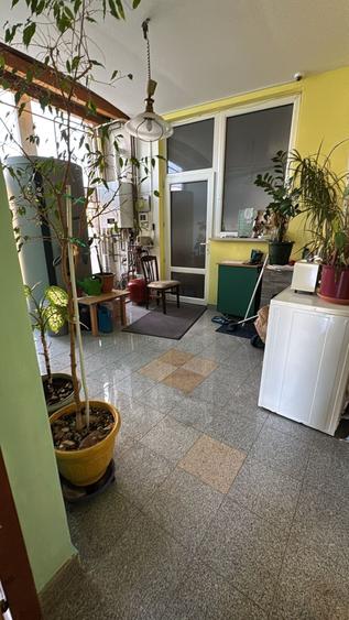Casă cu 2 camere în Central