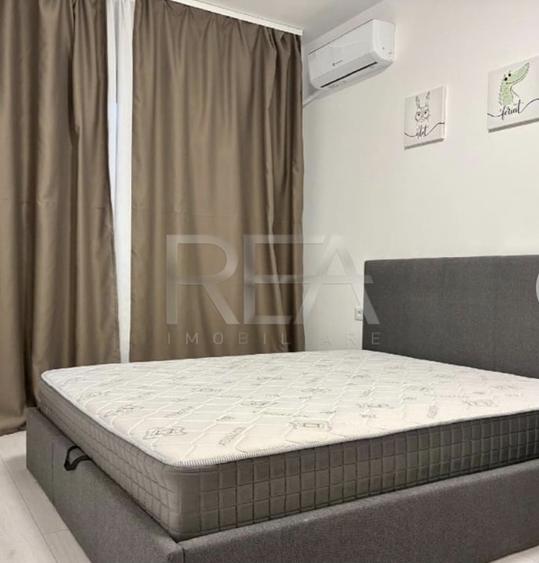 Apartament cu 3 camere decomandat, mobilat în Păcii