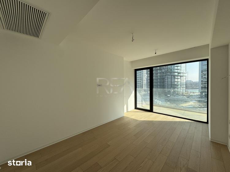 Apartament cu 4 camere decomandat în Tei