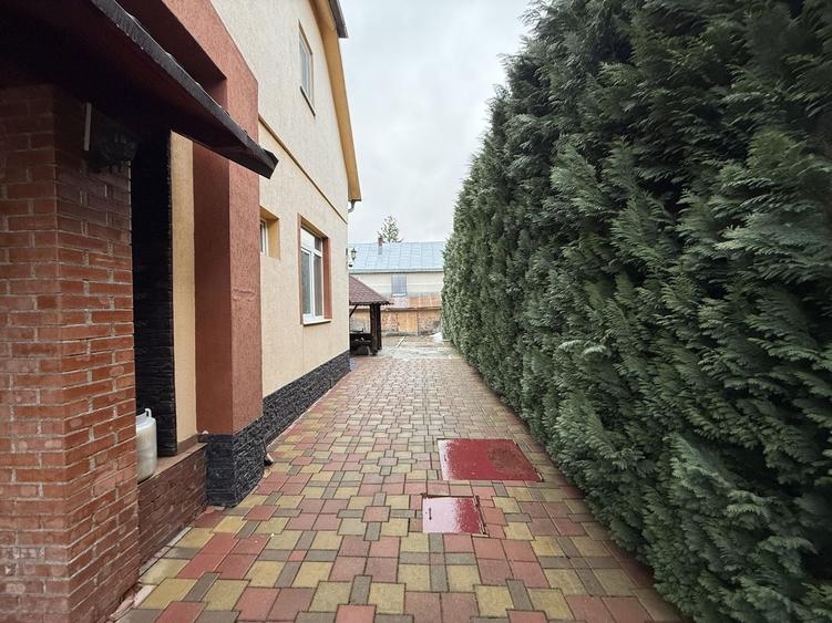 Casă individuală cu 3 camere cu Canalizare în Central