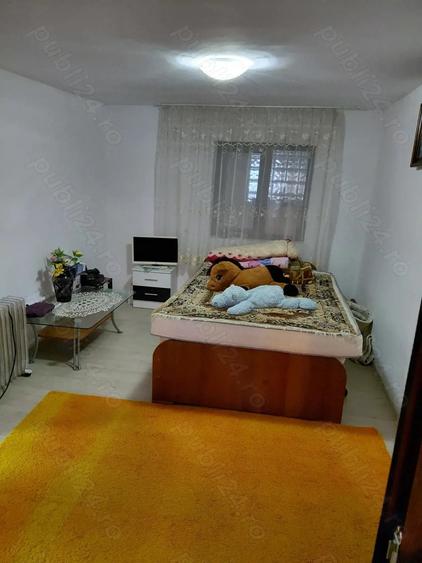 Casă cu 3 camere cu Teren 20 Mp în Petrești